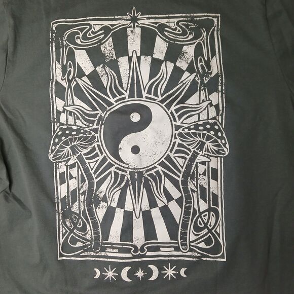 Rebellious One Short Sleeve Yin Yang T-Shirt Gray Size XL - Picture 3 of 8